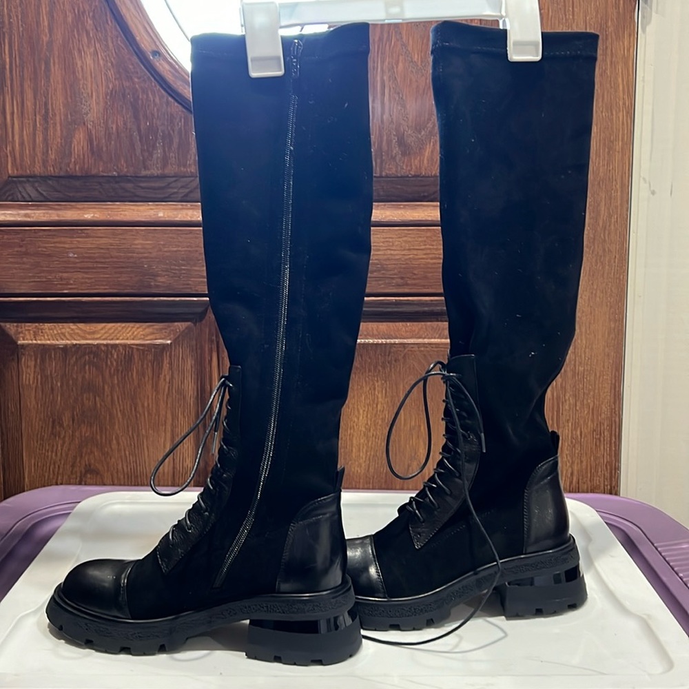 Combat boots